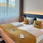 Ξενοδοχείο - The Niu, Form Feuerbach By Ihg