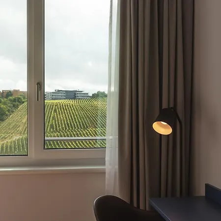 - The Niu, Form Feuerbach By Ihg Szálloda