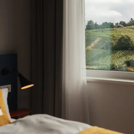 - The Niu, Form Feuerbach By Ihg 3*