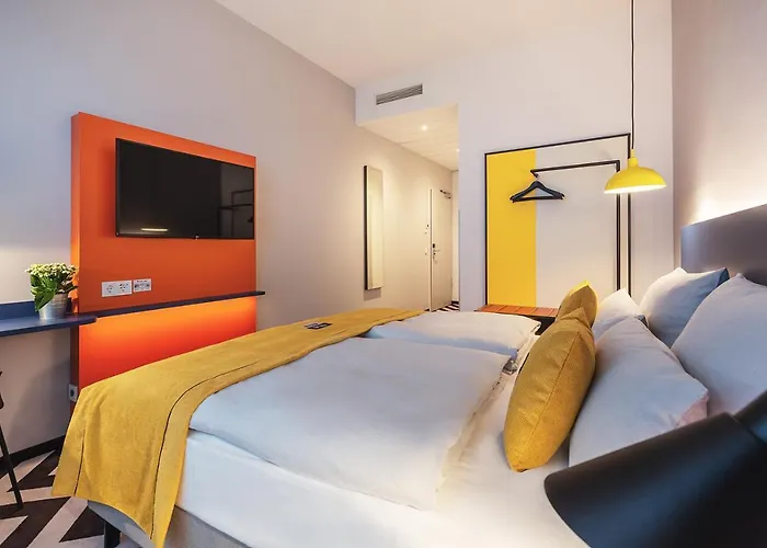 - The Niu, Form Feuerbach By Ihg Hotell 3*