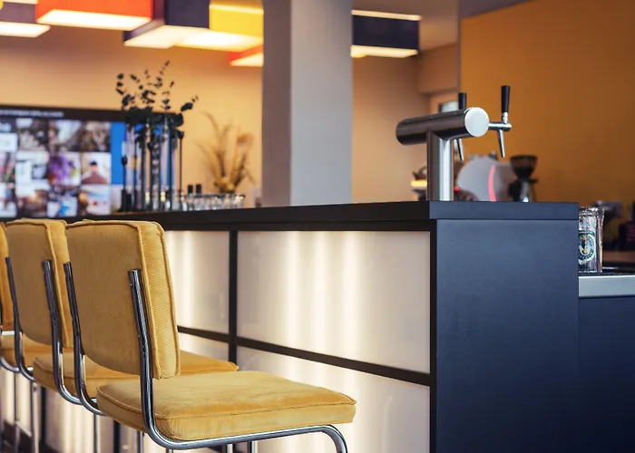 - The Niu, Form Feuerbach By Ihg