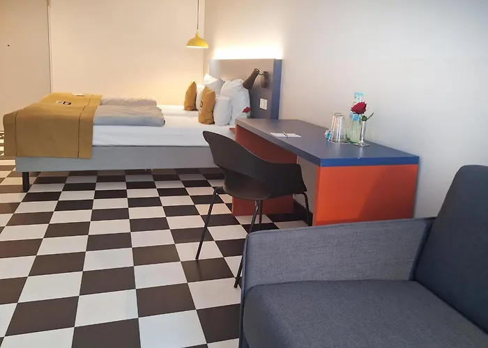 - The Niu, Form Feuerbach By Ihg Hotel